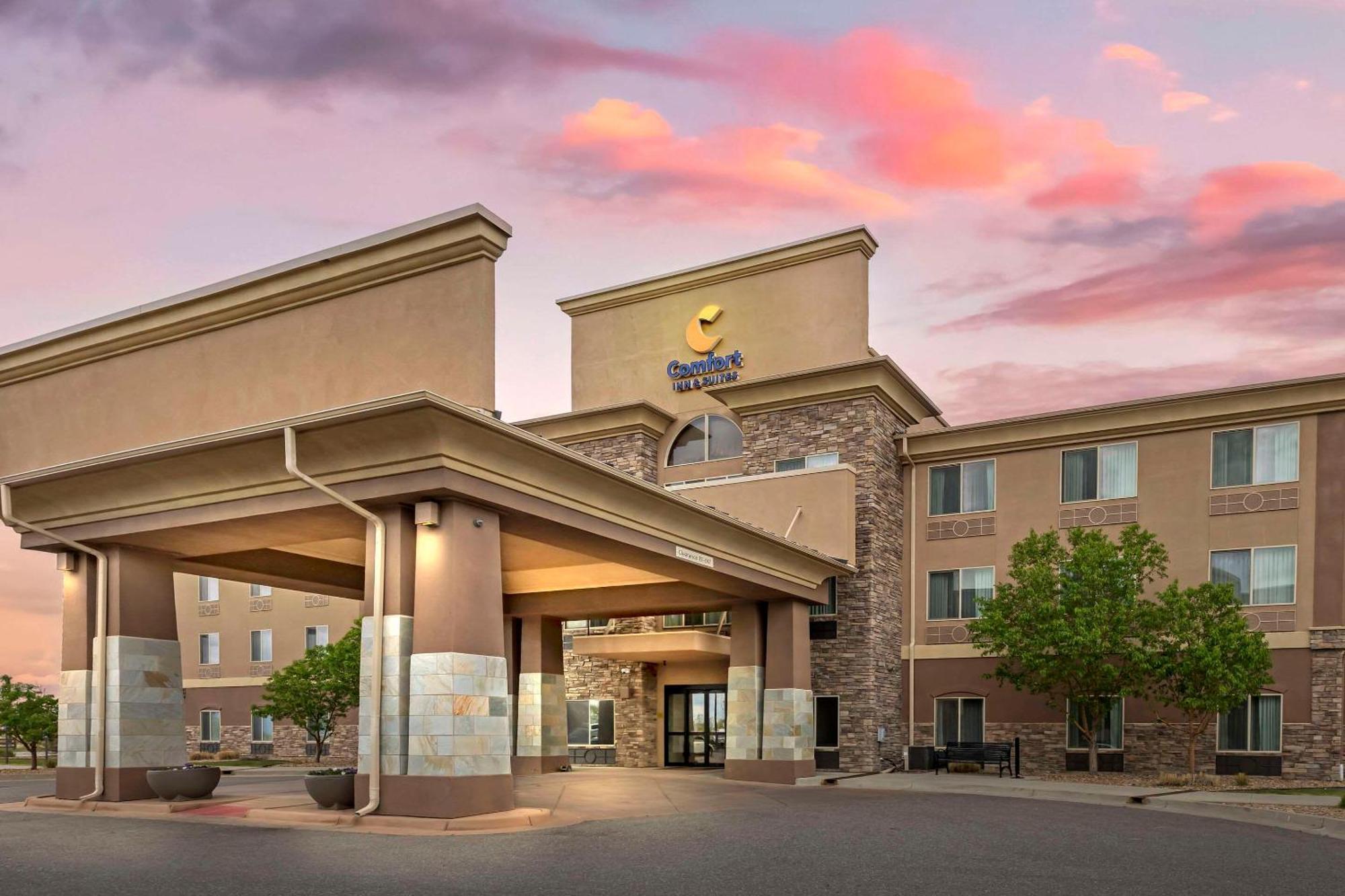 Comfort Inn & Suites Brighton Denver Ne Medical Center Exterior photo