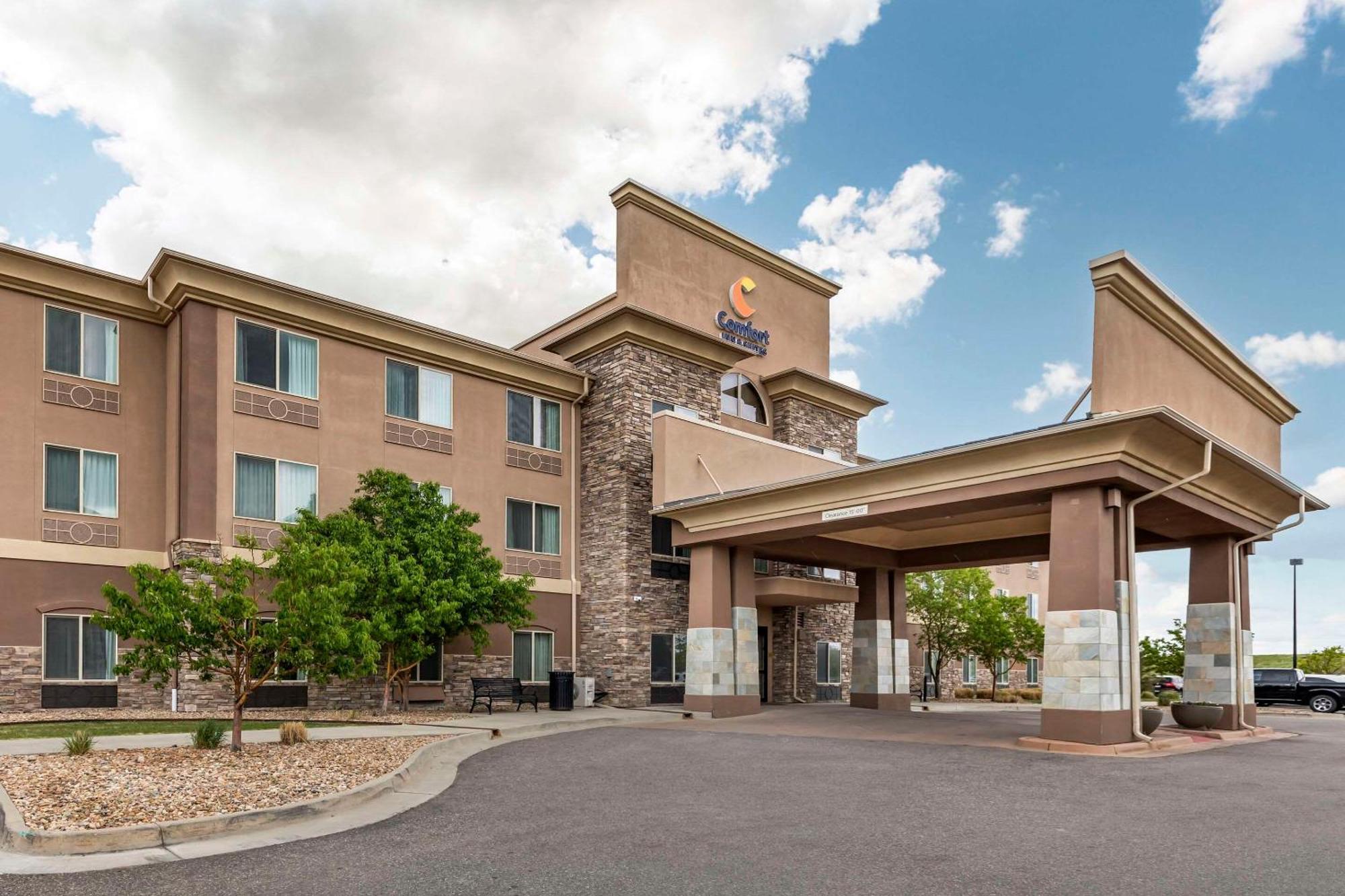 Comfort Inn & Suites Brighton Denver Ne Medical Center Exterior photo