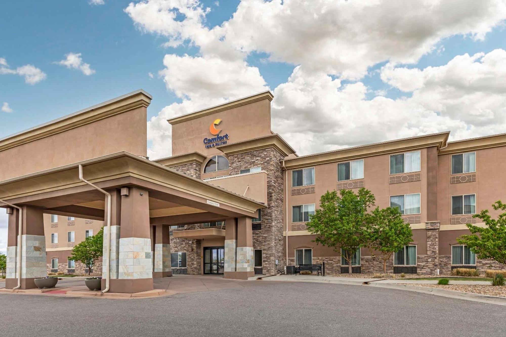 Comfort Inn & Suites Brighton Denver Ne Medical Center Exterior photo